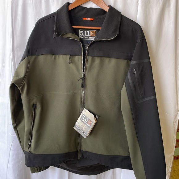 1.) 5.11 CHAMELEON SOFTSHELL JACKET - Picture 5 of 5